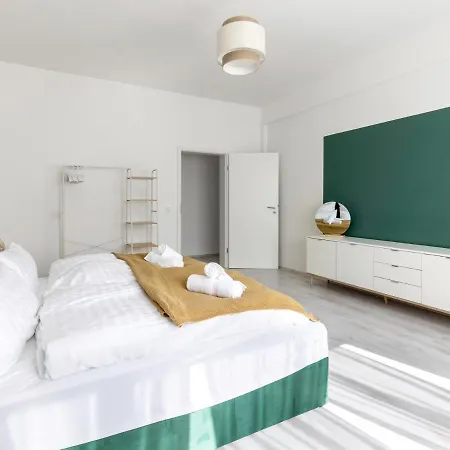 Micoa Style Messe - Parken - Netflix Apartman