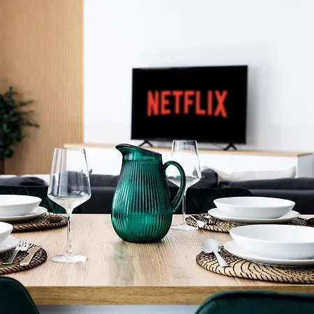 Micoa Style Messe - Parken - Netflix *